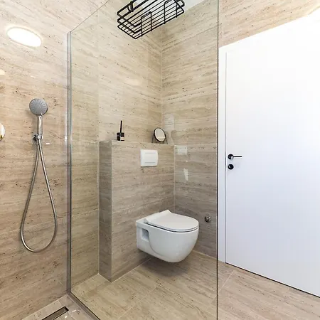 Azure Vista By Belmont Realty Apartmán *